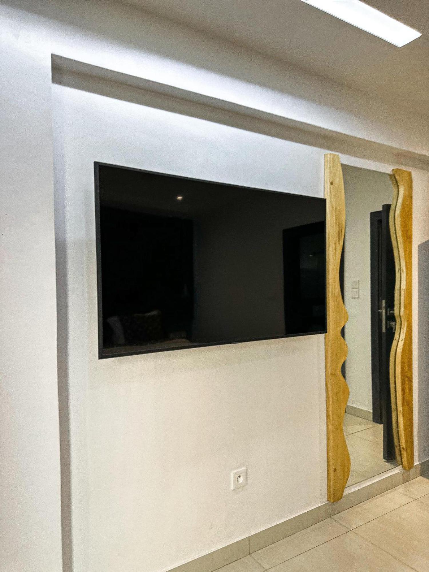 Klik Klak Appart Hotel Cotonou Exterior foto